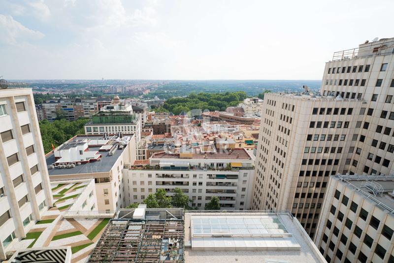 Foto eaa96681-c9bc-48c5-90b9-3f89ed1e9bfe. Pis amb calefacció piscina a Recoletos Madrid