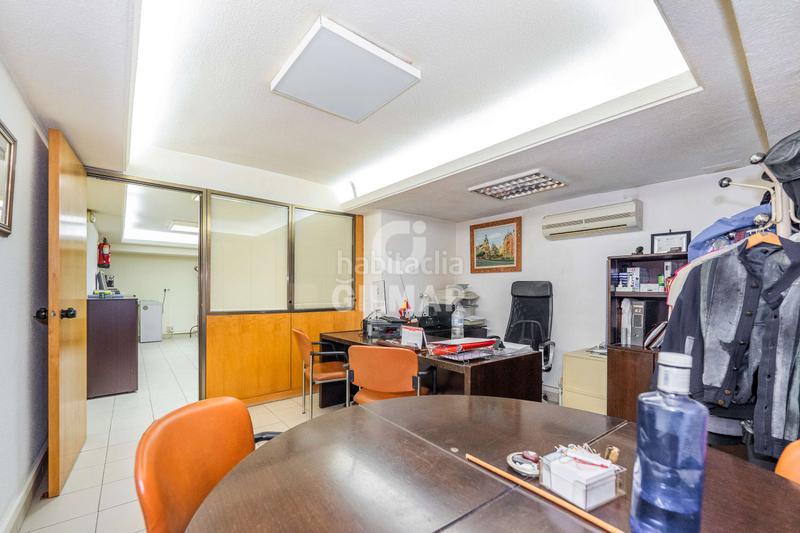 Foto c5d2100d-6216-4344-b74d-748a48a3cb3c. Oficina  en el prestigioso barrio de almagro, chamberí, . con una superficie de 91 m, esta oficina es ideal para aquellos que en Madrid