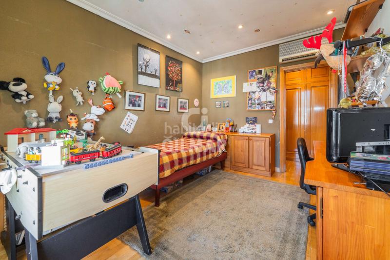 Foto eb626f2c-c30a-4828-95ee-d3566811c3b0. Àtic amb calefacció a Gaztambide Madrid