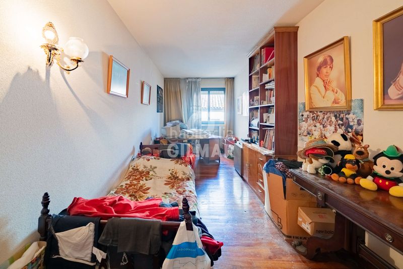 Foto 75ba497a-e6b2-4970-acee-a8acdbc2a392. Pis amb calefacció aparcament a Almagro Madrid