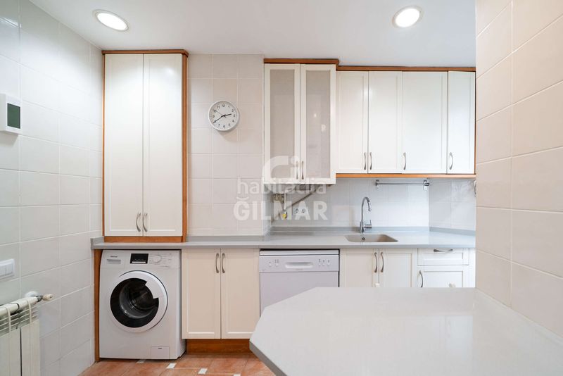 Foto e2093412-b341-4bd7-9793-461e0a8cc0fa. Pis amb calefacció aparcament a Arapiles Madrid