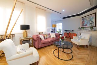 Flat in Almagro. Ubicado en el codiciado barrio de trafalgar, dentro del emblemát