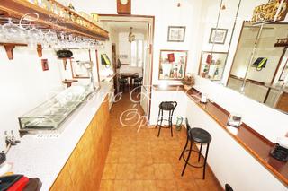 Local commercial en Acacias 59. Bar cafeteria frente a metro y renfe piramides