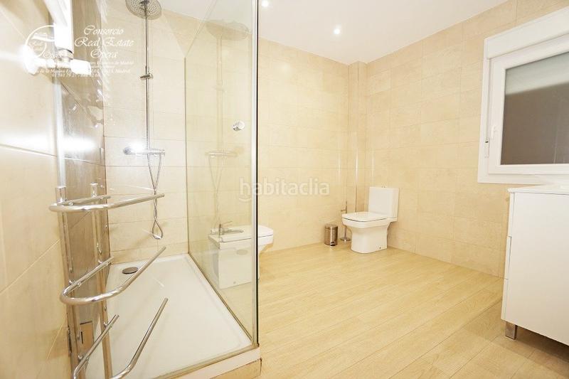 Foto d8e07022-d533-443e-9865-5c46b88e5861. Rent flat with heating in Sol Madrid