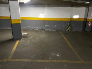 Lloguer Aparcament cotxe en Palacio. Alquiler plaza de garaje zona �pera