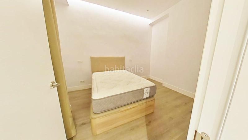 Foto 776730a3-4109-46de-bfd2-1f2316479fd8. Alquiler piso vivienda con balcones a la calle frente al senado en Madrid