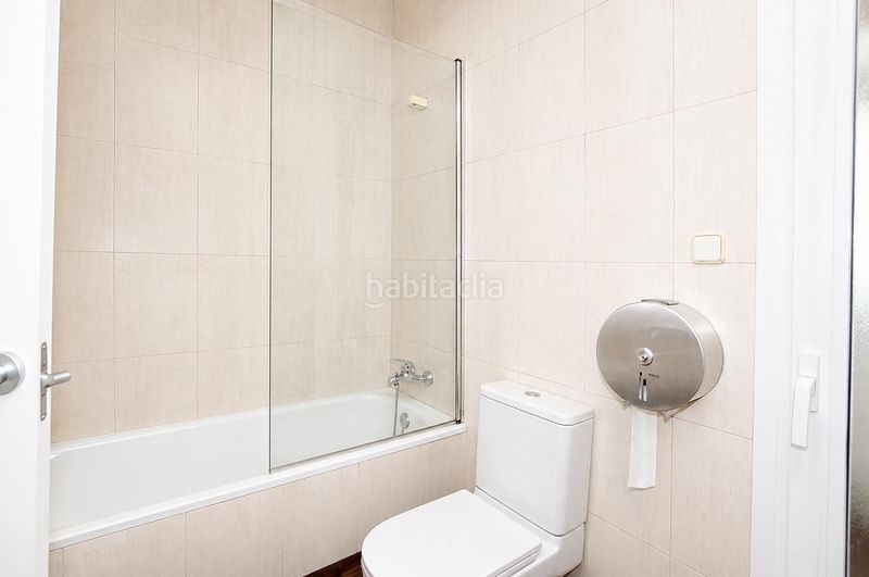 Foto cc716913-e636-41d9-9bd3-8a3fb2c9de44. Pis a Argüelles Madrid