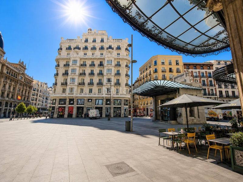 Foto 0628a8dc-0e46-4739-af44-a2447e565f38. Pis a calle montera 45 a Sol Madrid