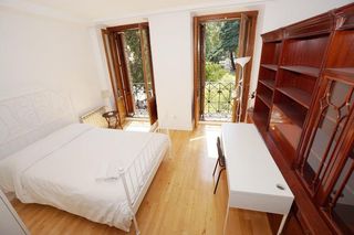 Rent Flat in Sol. Vivienda frente al palacio real