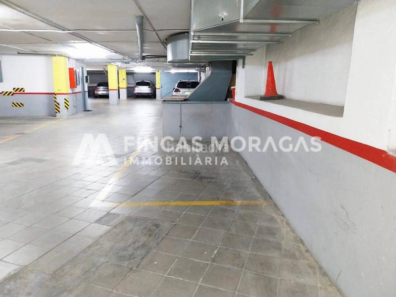 Foto e3c3fdd1-3435-49dc-b819-f74fbde4f298. Posto auto in Centre - Estació Sant Cugat del Vallès