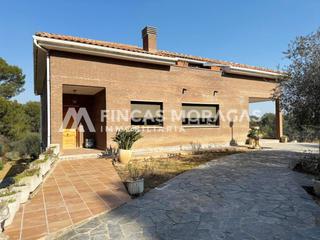 Chalet  Mercè rodoreda. Chalet en venta en cerdanyola
