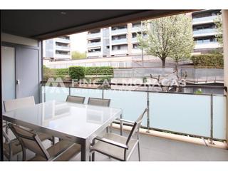 Lloguer Pis  Josep tarradellas. Alquiler temporal piso con piscina en mirasol