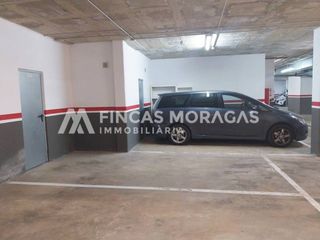 Parking coche en Avenida Via Augusta