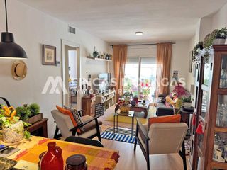 Flat  Avenida cerdanyola. Venta de planta baja luminosa en el centro