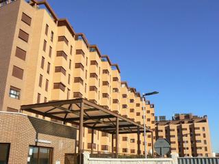 Parking coche en Ensanche de Vallecas-La Gavia. Liderfinc ofrece en venta, plaza de garaje grande y de fácil acc
