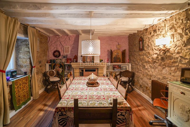 Foto c9484668-c219-483d-bf3b-38923bc67b29. Casa amb aparcament a Corvera de Toranzo