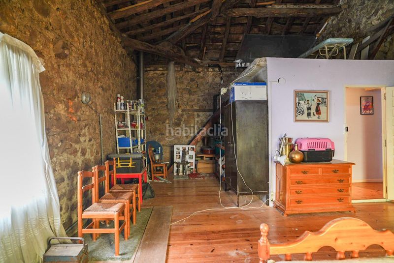 Foto f3c86881-e8e3-48b4-a019-4d61d28fc9a0. Casa amb aparcament a Corvera de Toranzo