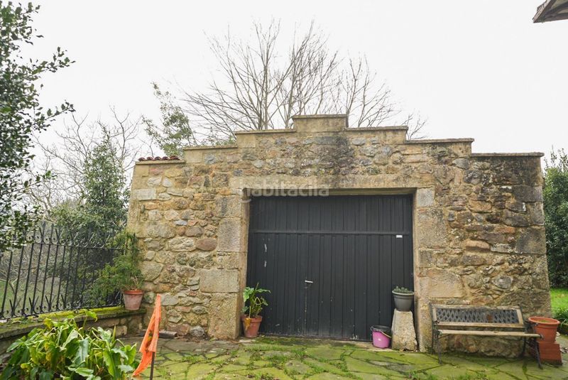 Foto f7d94df5-056b-4c0a-83c8-4505bf3b2767. Casa amb aparcament a Corvera de Toranzo
