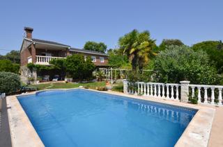 Chalet in Villa del Prado