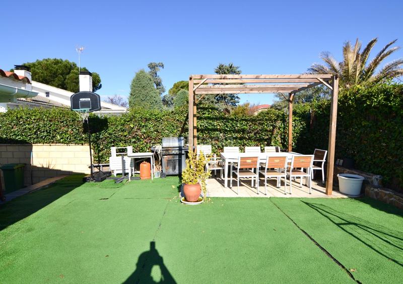 Foto d4bb6d21-69e6-4b5a-ae7f-c976fffb1317. Chalet with heating parking pool in Parque Coimbra Móstoles