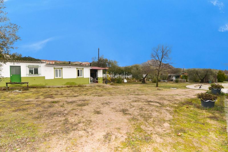 Foto 1407ac62-5a2e-406f-8b4b-b3d7f3257416. Casa amb aparcament a Cadalso de los Vidrios