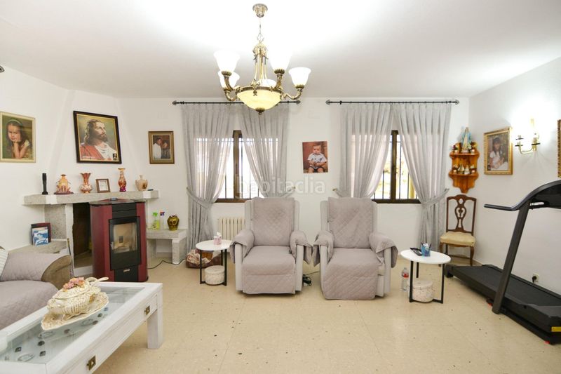 Foto 53245509-ecfc-4883-b480-ce34d5a8d0c7. Casa amb aparcament a Cadalso de los Vidrios