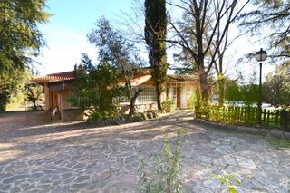 Xalet en Raya del Palancar-Guadamonte. Exclusivo chalet independiente en la entrada de la urb. guadamon