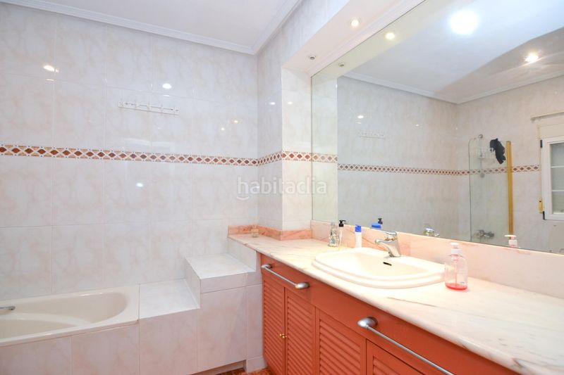 Foto ee16e125-1f57-4e4f-b3d0-d0edc9739d4f. Casa amb calefacció aparcament piscina a Alameda de la Sagra