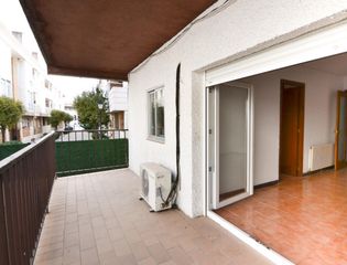 Flat in Villanueva de la Cañada. Oportunidad única en el centro de villanueva de la cañada
