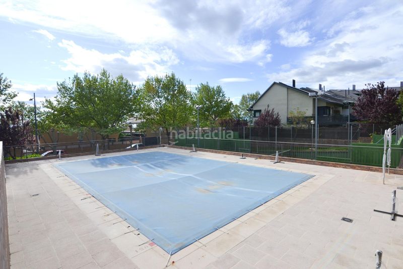Foto 0c5e8fdc-a4fb-4d62-b00e-c6e4d43e262e. Pis amb calefacció aparcament piscina a Viñas Viejas Boadilla del Monte