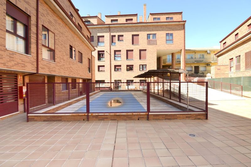 Foto f455f477-4e5b-48a6-bf12-a7ec2da0d828. Dúplex amb calefacció aparcament piscina a Casarrubios del Monte