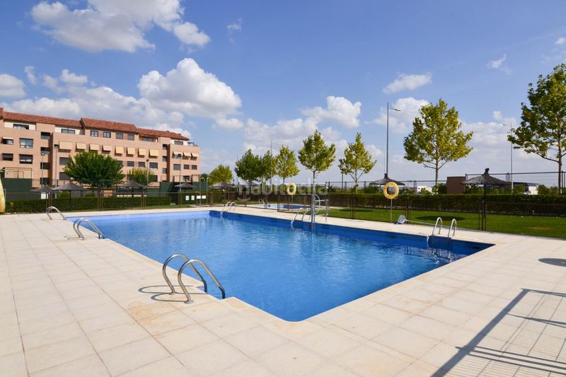 Foto 691b9265-89d7-4111-974c-1ce929f55247. Pis amb calefacció aparcament piscina a La Dehesa - El Pinar Navalcarnero