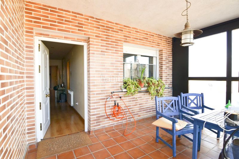 Foto 06f7f30c-dab7-4ce6-9497-df732bd00248. Casa aparellada amb calefacció aparcament piscina a Griñón