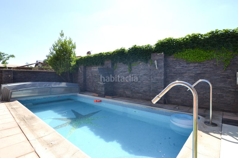 Foto 2fbfddaa-0294-46bf-ae62-f37a5970830f. Casa aparellada amb calefacció aparcament piscina a Griñón