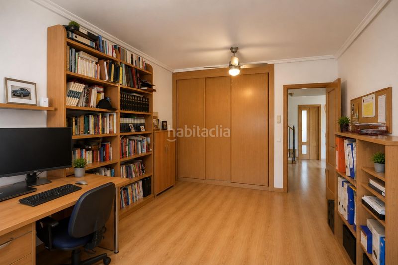 Foto b36a23a0-9551-4ff5-a88e-1a5d64493097. Casa aparellada amb calefacció aparcament piscina a Griñón