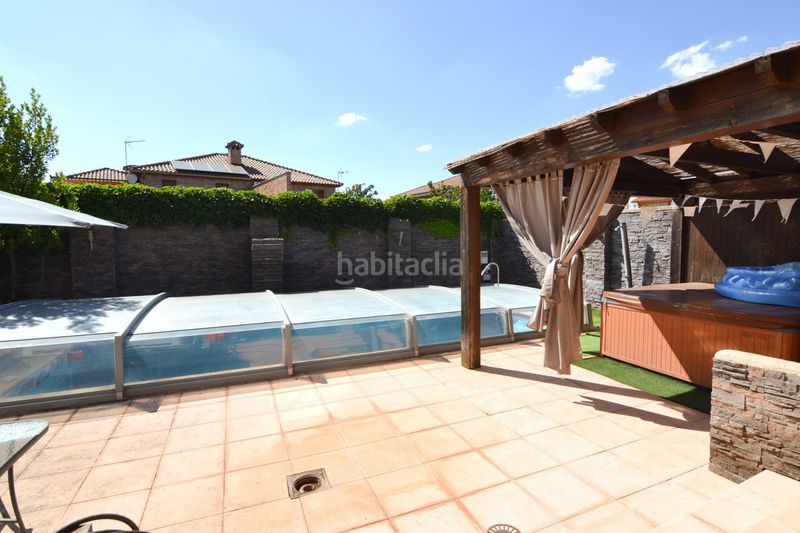 Foto eab6ad4e-9eb0-4efc-ab43-f89946e2295d. Casa aparellada amb calefacció aparcament piscina a Griñón