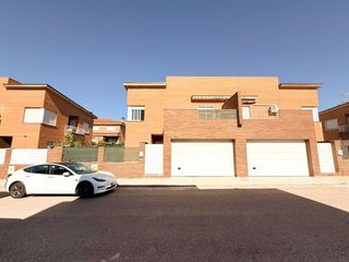Towny house in Camarena