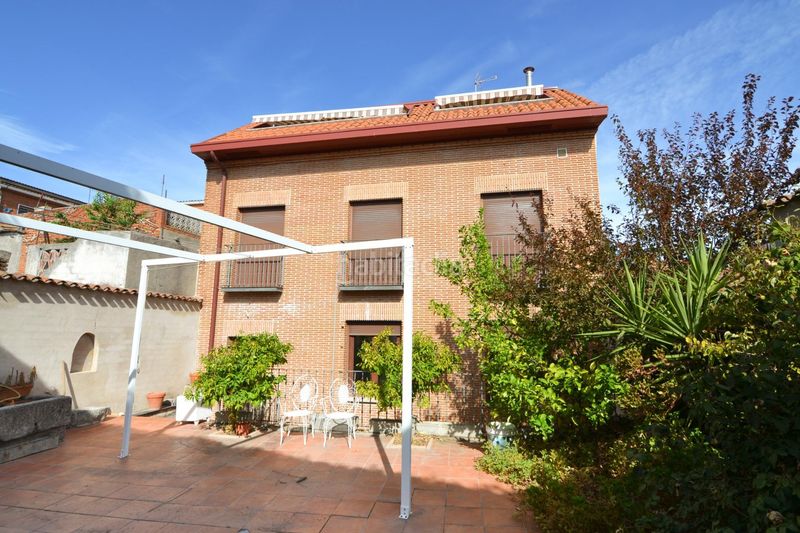 Foto 260eebb1-a063-464e-b0e5-8aa6b1a7f800. Casa adossada amb calefacció aparcament a Valmojado