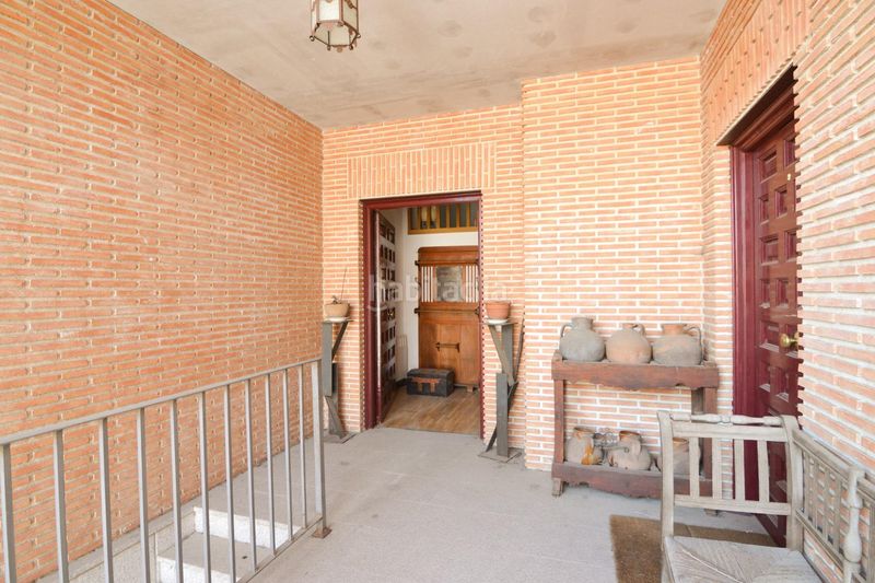 Foto a87a2ff3-4c99-4cf2-904d-1aca65fb0024. Casa adossada amb calefacció aparcament a Valmojado