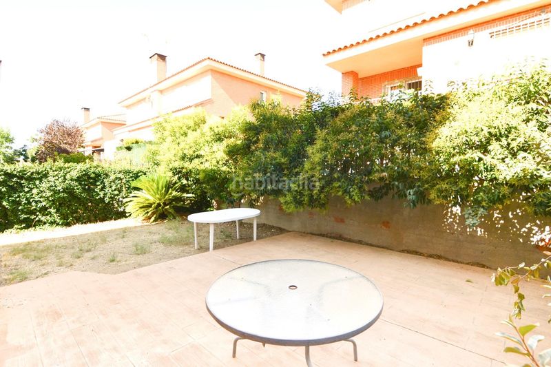 Foto 8c4e8d69-5c6c-4fee-b75c-c6ffabb4465d. Casa aparellada amb calefacció aparcament a Camarena