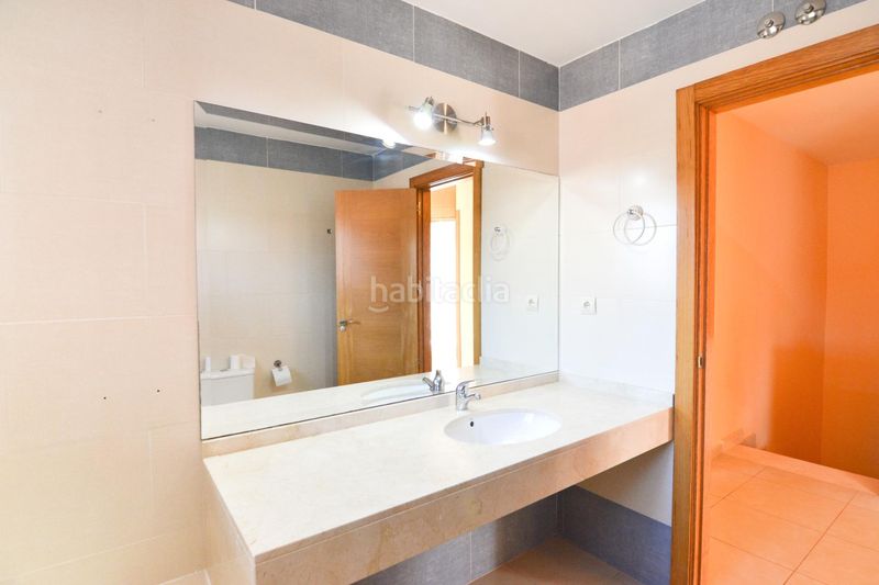 Foto d7e0c775-5352-4c47-aeb0-3b8b9c61c6f9. Casa aparellada amb calefacció aparcament a Camarena