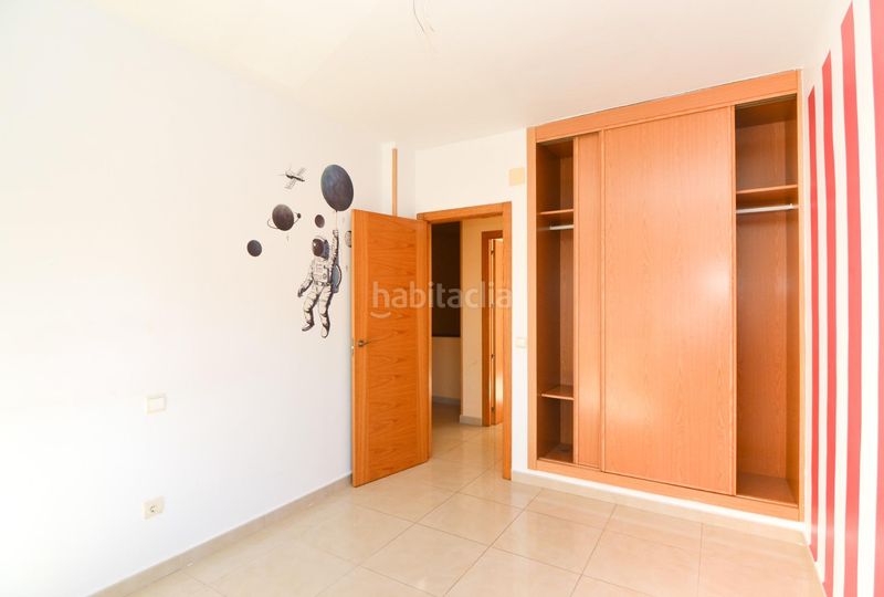 Foto f0258792-bd32-4abe-94e0-d465b5c051b3. Casa aparellada amb calefacció aparcament a Camarena