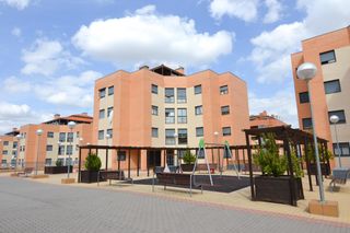 Miete Etagenwohnung  Calle pino carrasco del. Piso acogedor y totalmente amueblado en el pinar de navalcarnero