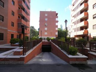 Car parking in Calle de Palazuelos 21