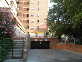Lloguer Aparcament de moto a Calle de villalobos 42