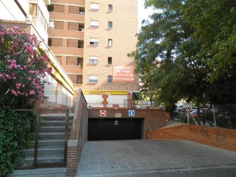 Foto 9db83f82-817e-4b4d-bf72-fb6160df48e8. Location parking moto dans calle de villalobos 42 dans Madrid