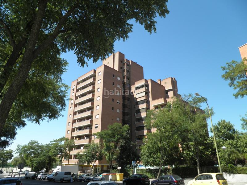 Foto eea000b2-80f7-482e-b045-27e630e460f6. Location parking moto dans calle de villalobos 42 dans Madrid