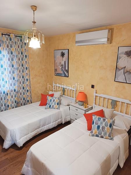 Foto 371702d9-e9cf-4dc1-a2de-bfe5e7978823. Chalet avec cheminée chauffage parking piscine dans Otero de Herreros