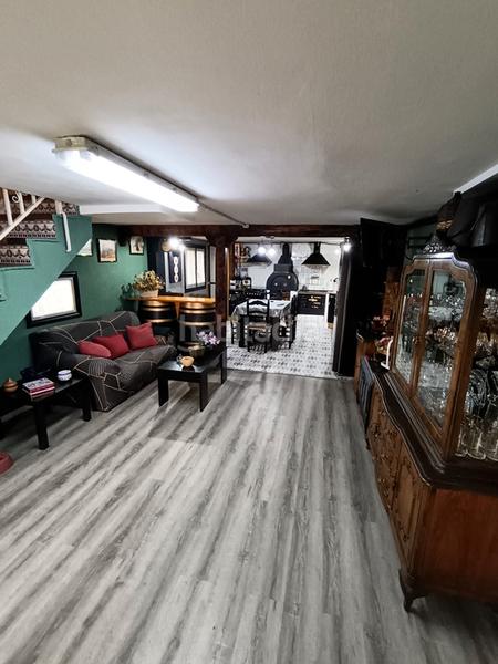 Foto cc75c036-dba1-45d7-b4d6-f0f1119cb8b3. Chalet avec cheminée chauffage parking piscine dans Otero de Herreros