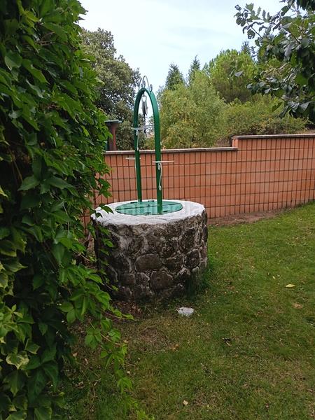 Foto d9d7fb44-dd78-4049-b497-209a7271b506. Chalet avec cheminée chauffage parking piscine dans Otero de Herreros